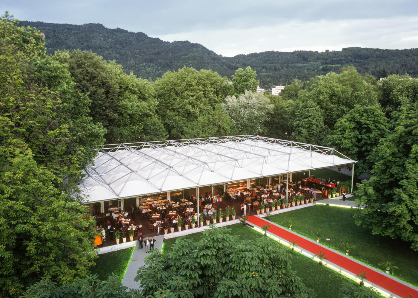 bregenzer-festspiele-zelt-1